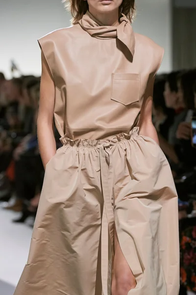 Look 2